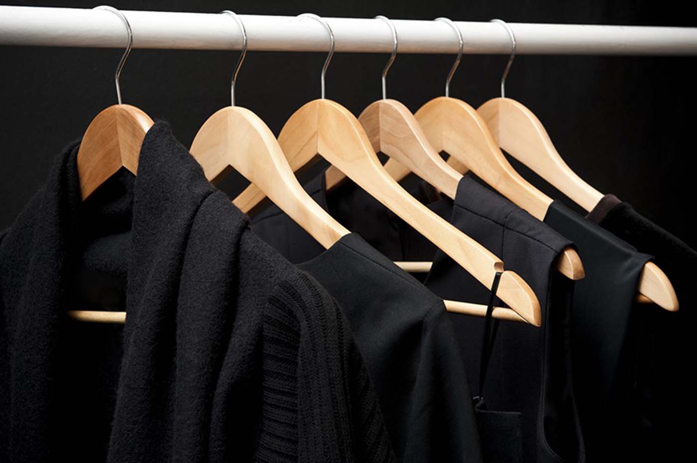 Cara Mencuci Pakaian Berwarna Hitam Agar Tidak Cepat Pudar