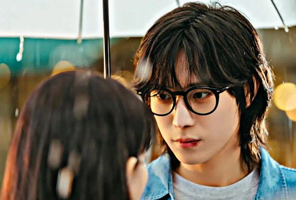 Kim Young Dae Tampilkan Rambut Gondrong di Still Cut Drama No Gain No Love