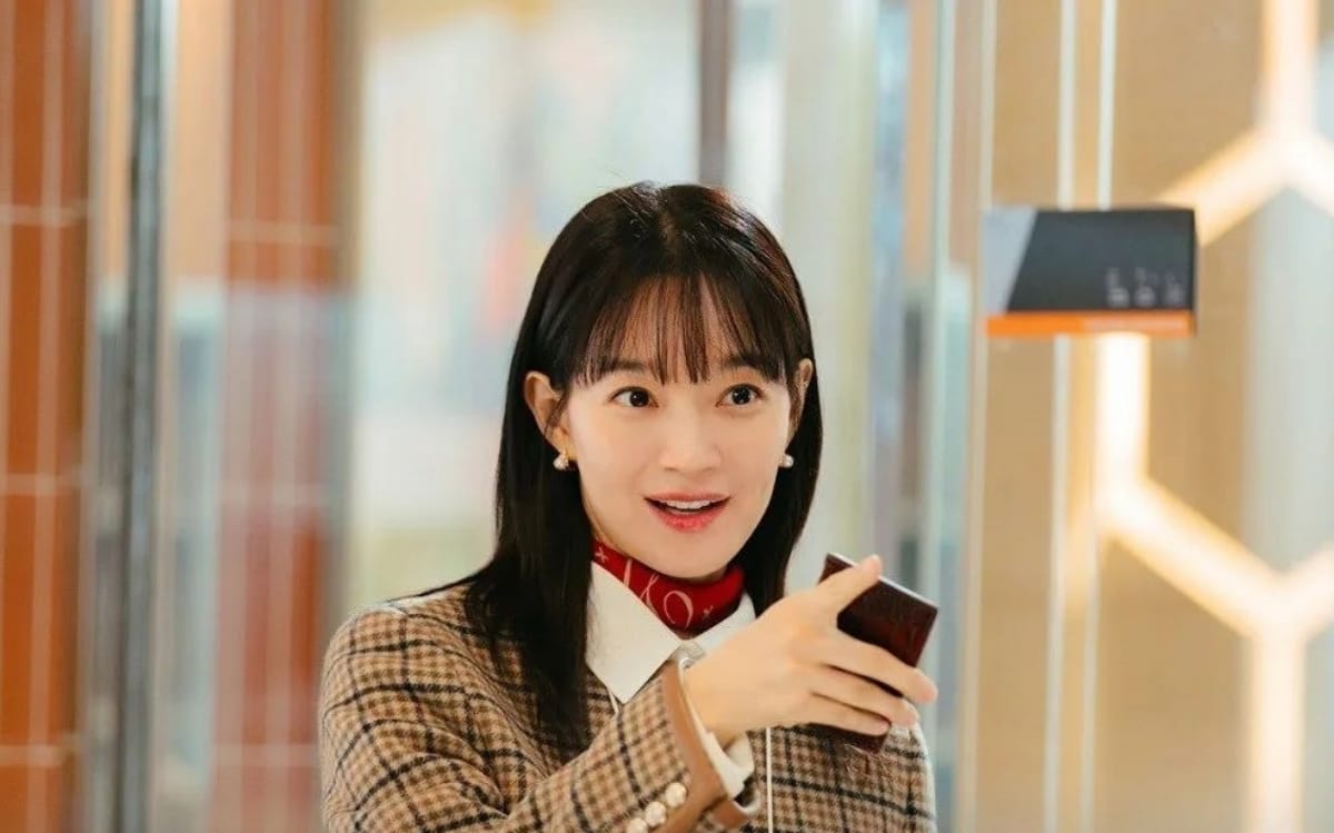 Shin Min Ah Jadi Wanita Karir di Drama Korea Terbaru No Gain No Love