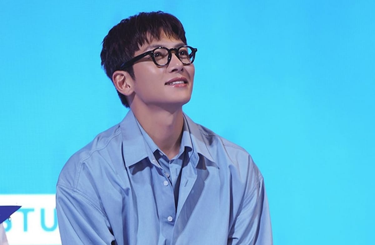 Ji Chang Wook Tak Sengaja Bawa Buku Milik Penggemar Saat Fanmeeting, Agensi Umumkan Cari Pemiliknya