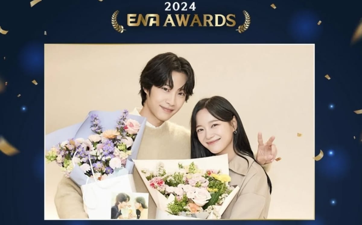 Kim Sejeong dan Lee Jong Won Menang Best Couple Award