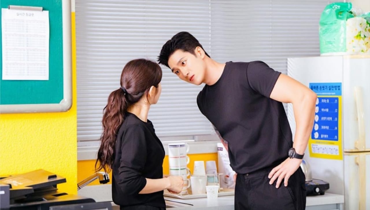 Ahn Bo Hyun Tak Ragu Tunjukkan Perasaannya Pada Lee Joo Bin Dalam Drama Spring Fever