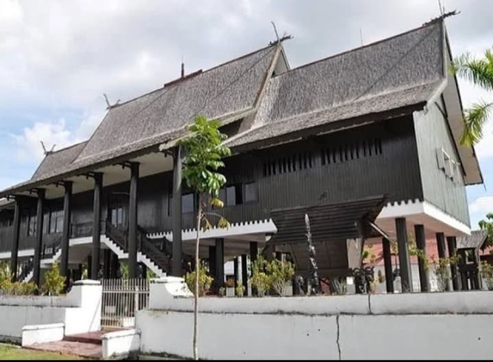 Rumah Adat Indonesia